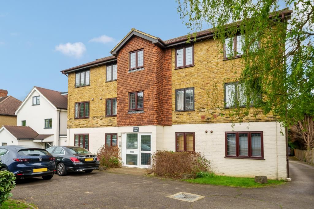 1 bed flat for sale in Rushmon Court, Surbiton KT6, £260,000