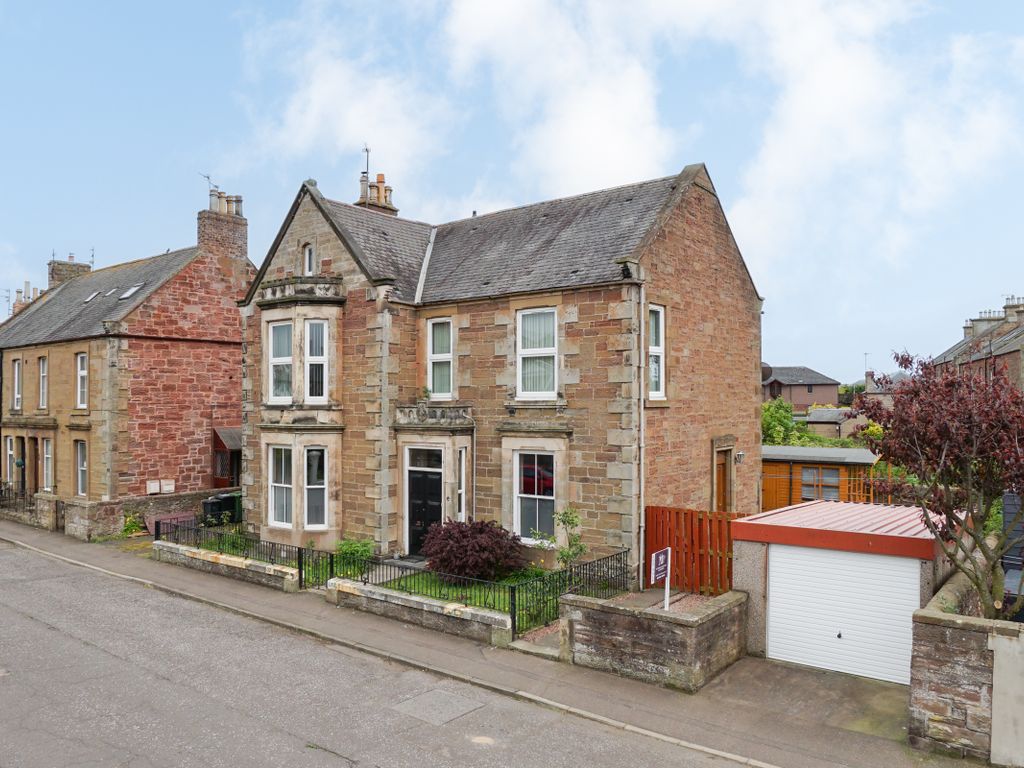 3 bed flat for sale in Victoria Street, Arbroath DD11, £185,000