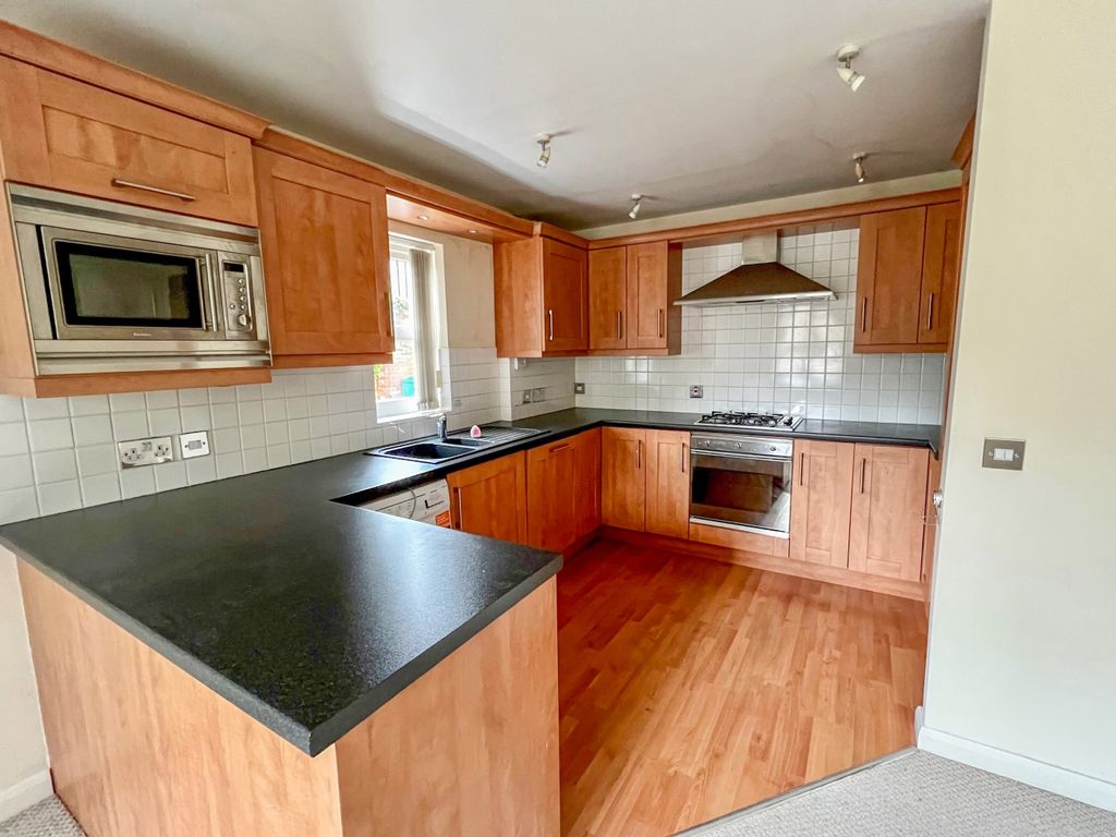 2 bed flat for sale in Hillfoot Court, Totley S17, £195,000