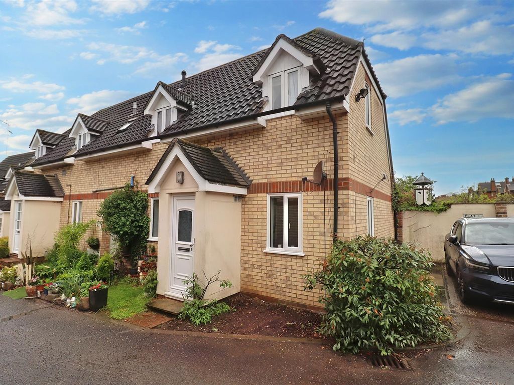 1 bed maisonette for sale in Jacquard Way, Braintree CM7, £150,000