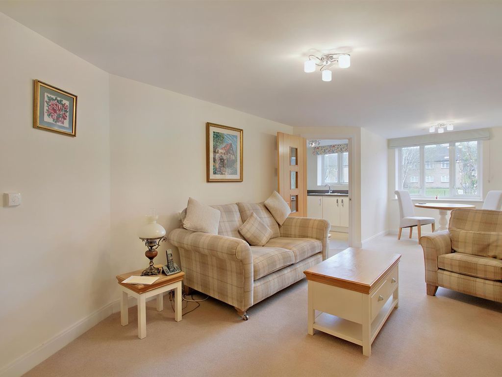 1 bed flat for sale in Roslyn Court, Lisle Lane, Ely, Cambridgeshire CB7, £249,950