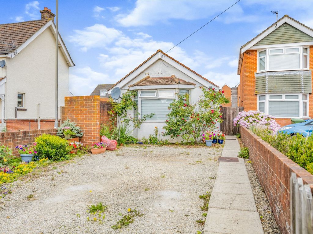 2 bed bungalow for sale in North East Road, Southampton, Hampshire SO19, £240,000