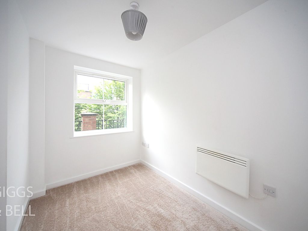 2 bed flat for sale in Holly Street, Luton, Bedfordshire LU1, £160,000