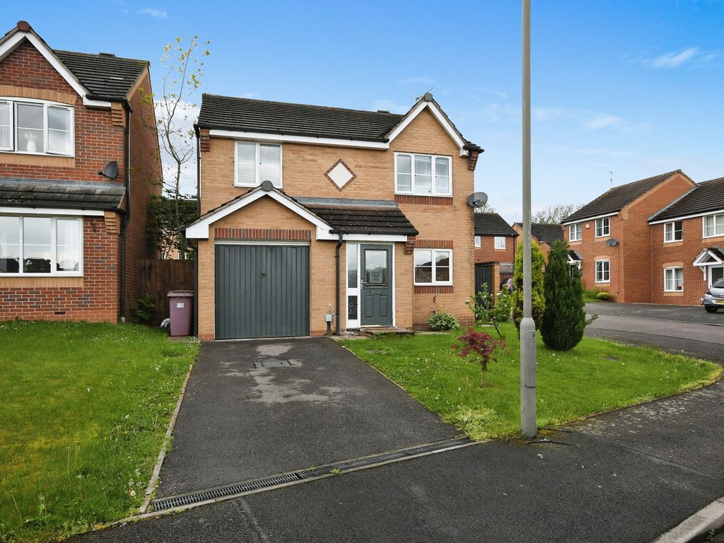 3 bed detached house for sale in Lupin Close, Shirebrook NG20, £210,000