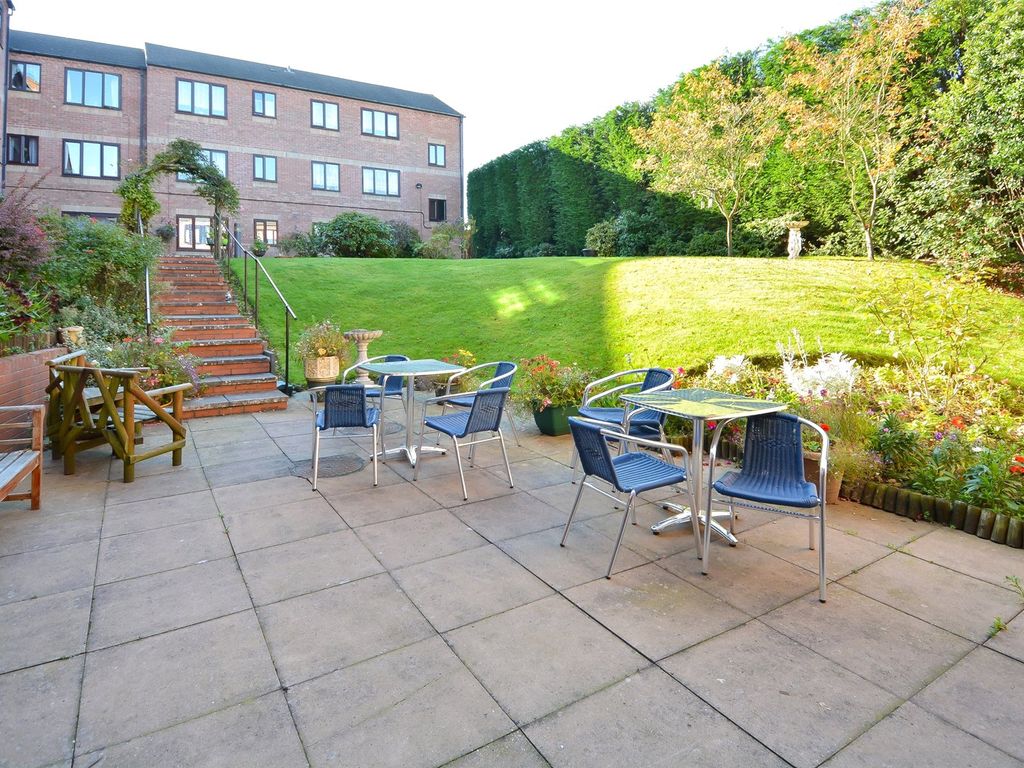 2 bed flat for sale in Sandon Road, Smethwick, West Midlands B66, £60,000