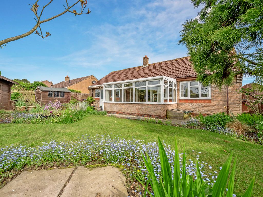 2 bed detached bungalow for sale in Lancaster Close, Great Steeping PE23, £249,950