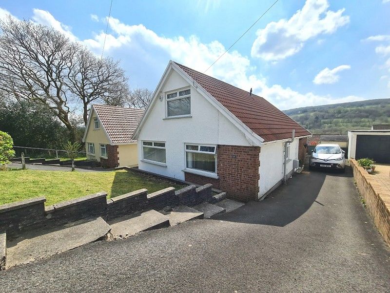 3 bed detached bungalow for sale in Waun Penlan, Pontardawe, Swansea SA8, £249,000