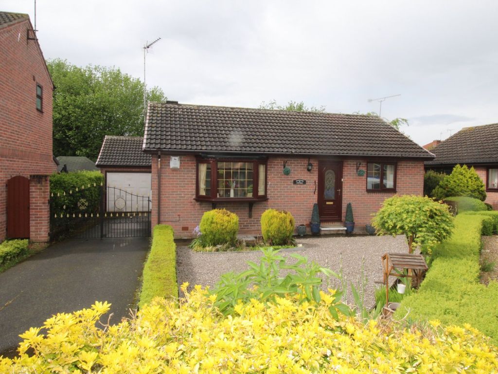 2 bed bungalow for sale in Paddock Close, Cusworth, Doncaster DN5, £199,950