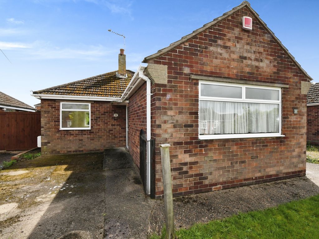 2 bed bungalow for sale in Baildon Crescent, North Hykeham, Lincoln, Lincolnshire LN6, £230,000