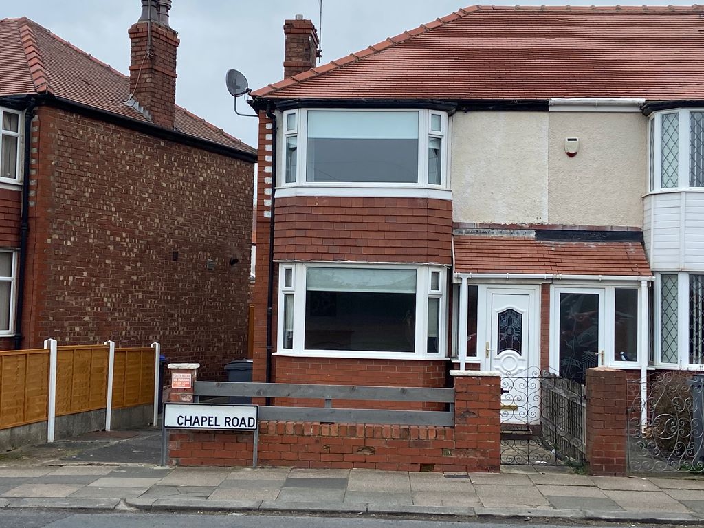 2 bed end terrace house for sale in Chapel Road, Blackpool FY4, £99,500