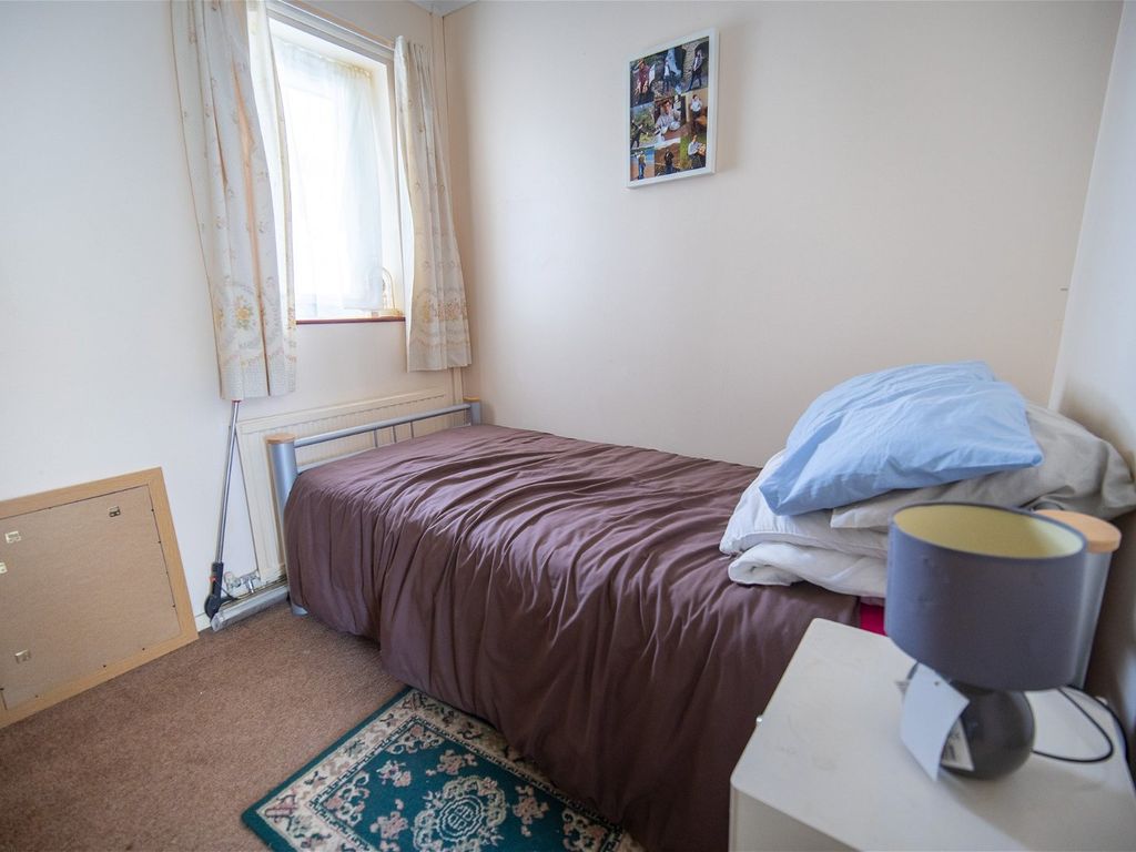 3 bed bungalow for sale in Llwyn Y Bryn, Ammanford SA18, £208,000