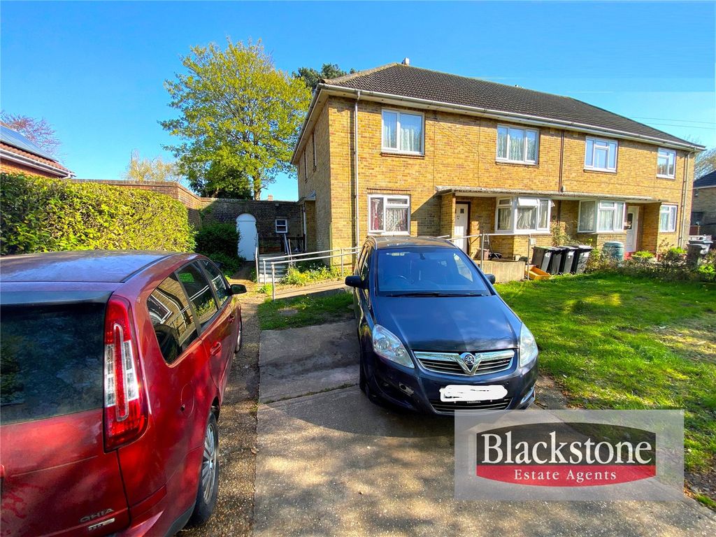 2 bed flat for sale in Mandale Road, West Howe, Bournemouth, Dorset BH11, £189,950
