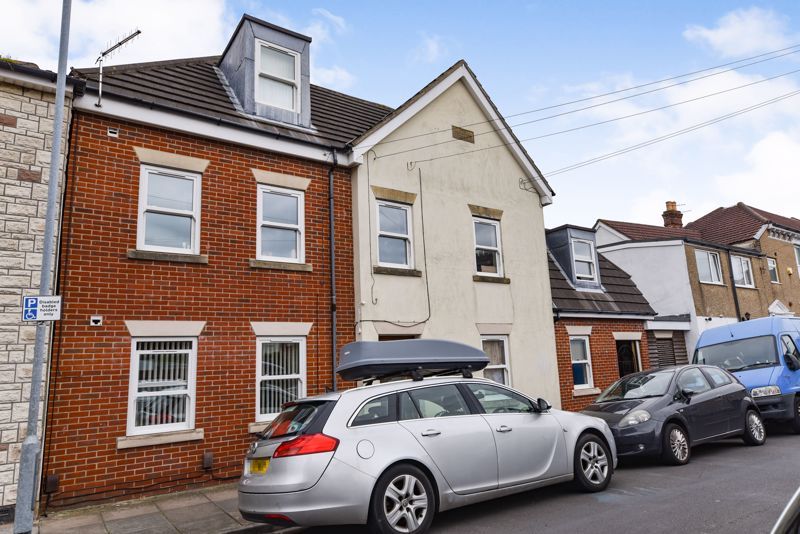 2 bed flat for sale in Paulsgrove Road, Portsmouth PO2, £159,995