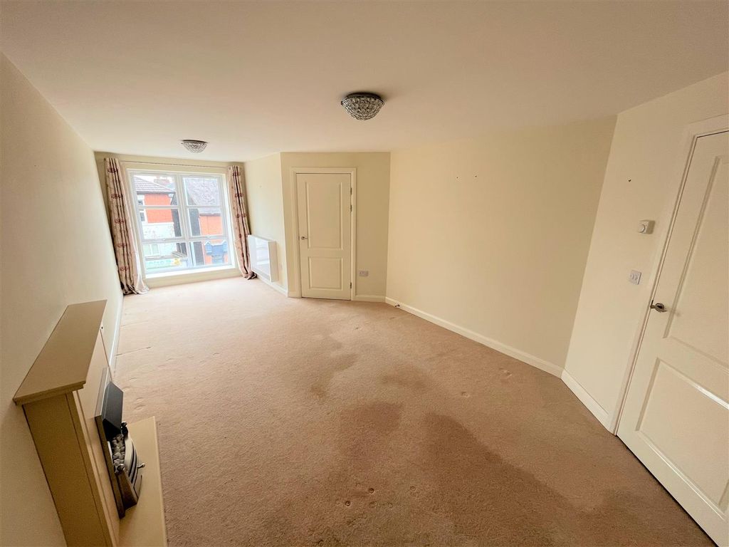 1 bed flat for sale in Adlington House, High Street, Wolstanton ST5, £77,950