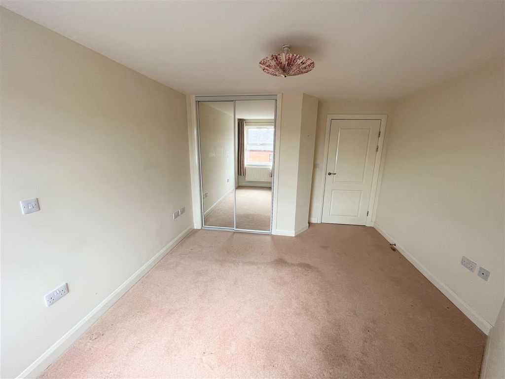 1 bed flat for sale in Adlington House, High Street, Wolstanton ST5, £77,950