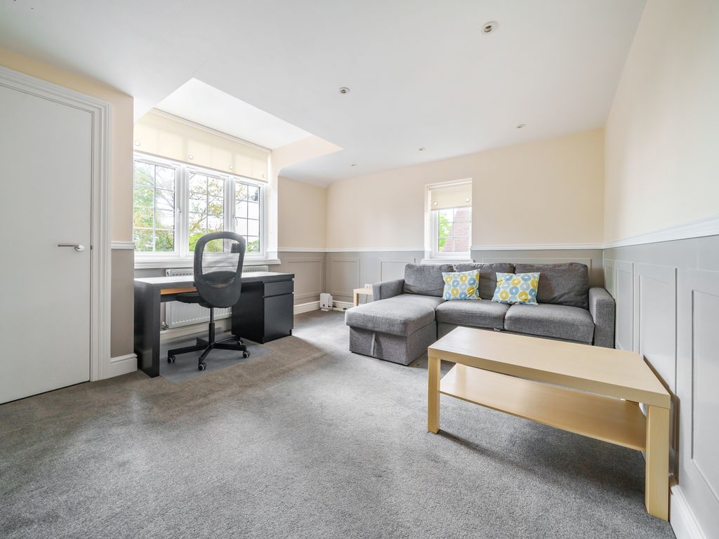 2 bed flat for sale in Seymour House, Seymour Road, Southampton SO16, £260,000