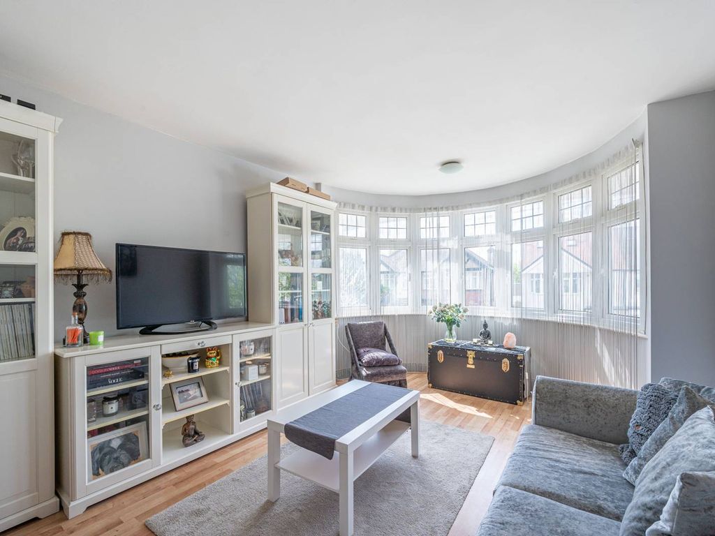 1 bed flat for sale in Barford Close, Hendon, London NW4, £325,000