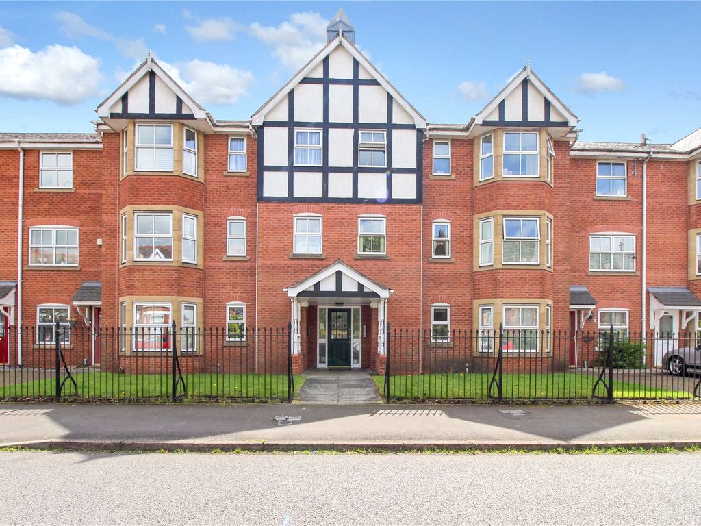 2 bed flat for sale in Bedford Street, Crewe, Cheshire CW2, £100,000