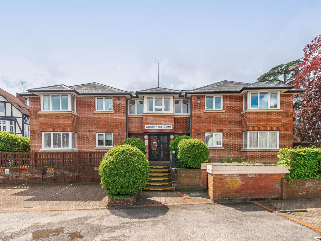 1 bed flat for sale in Crown Rose Court, Tring HP23, £195,000