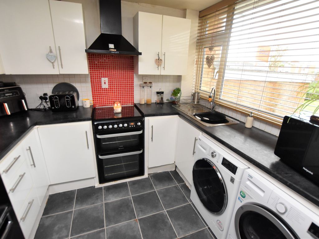 2 bed town house for sale in Griffin Close, Shepshed LE12, £140,000