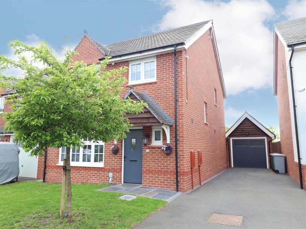 4 bed detached house for sale in Sweet Field Close, Crewe, Crewe CW2, £310,000