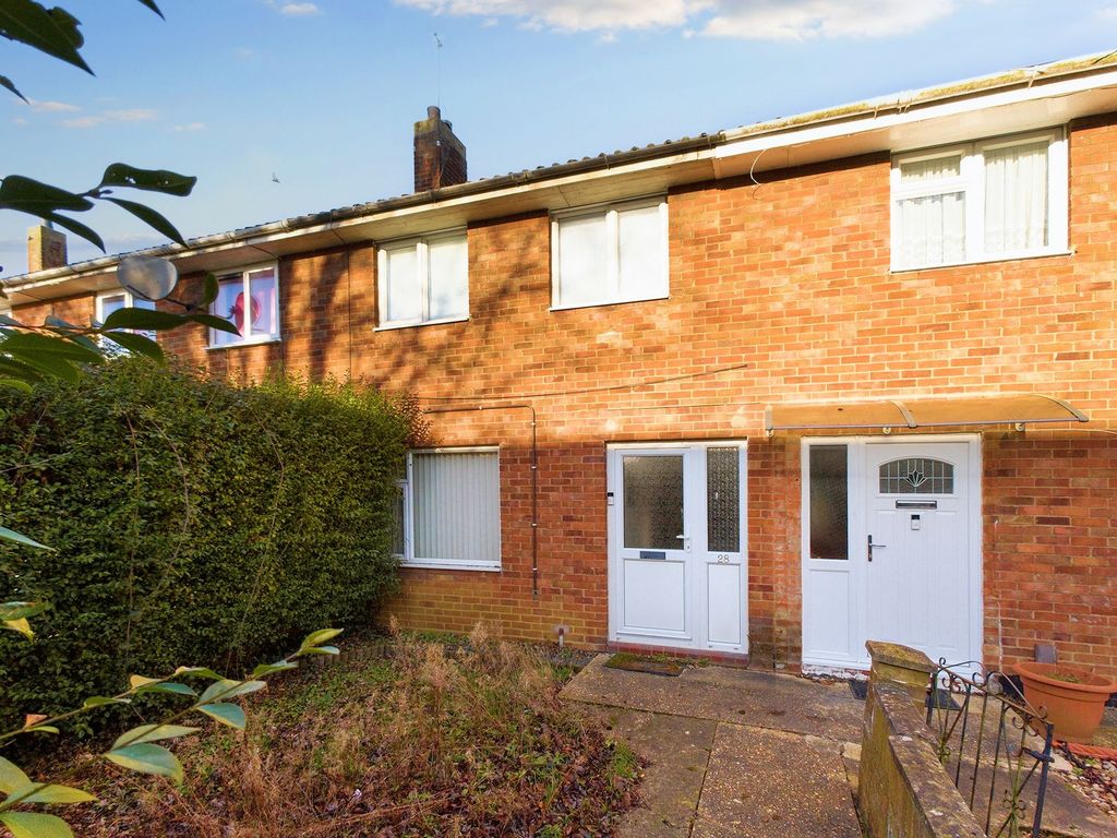 3 bed terraced house for sale in Ash Close, Huntingdon, Cambridgeshire. PE29, £210,000