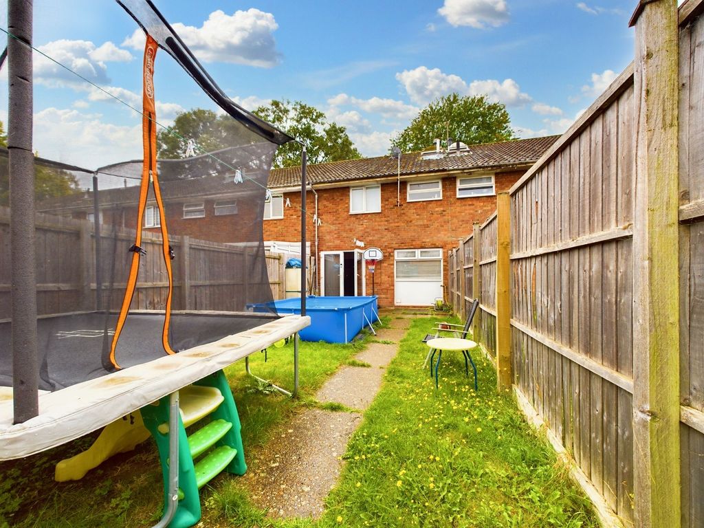 3 bed terraced house for sale in Ash Close, Huntingdon, Cambridgeshire. PE29, £210,000