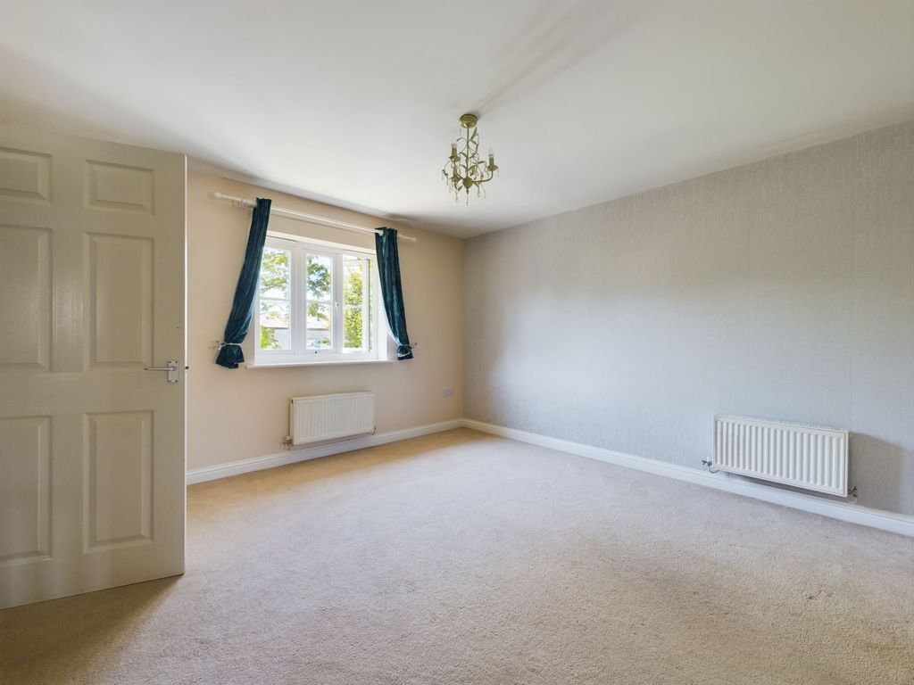 2 bed maisonette for sale in Roman Way, Godmanchester PE29, £185,000