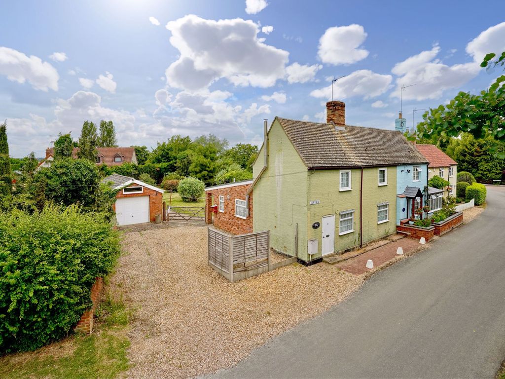 2 bed end terrace house for sale in Tort Hill, Sawtry, Cambridgeshire. PE28, £280,000