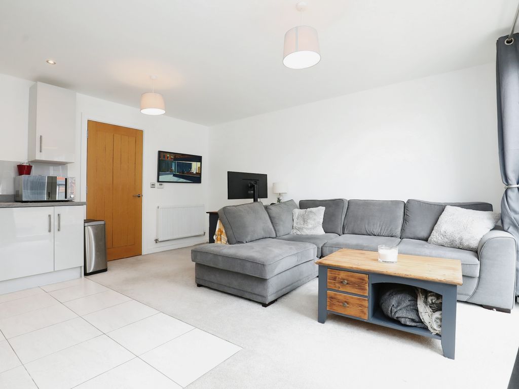 1 bed flat for sale in Stephenson Row, Stratford-Upon-Avon, Warwickshire CV37, £200,000