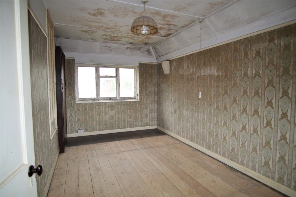 3 bed semi-detached house for sale in Allingham Road, Yeovil BA21, £130,000