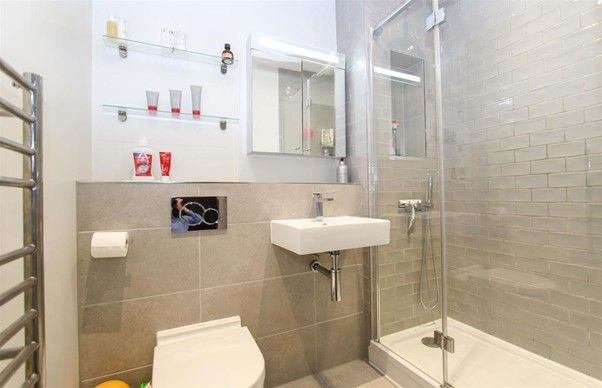 1 bed flat for sale in Nixey Close, Slough SL1, £224,950