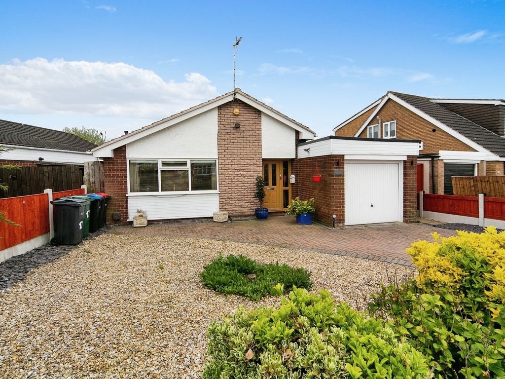 2 bed bungalow for sale in Timberfields Road, Saughall, Chester CH1, £275,000