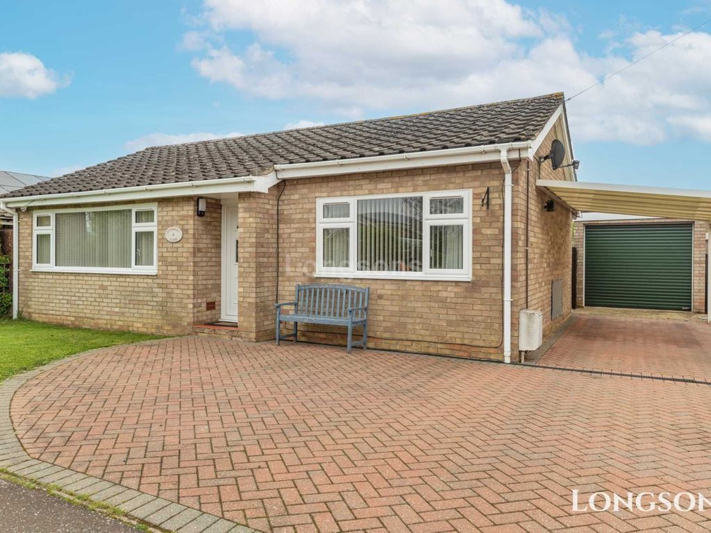 2 bed detached bungalow for sale in Ringmere Close, Watton IP25, £250,000