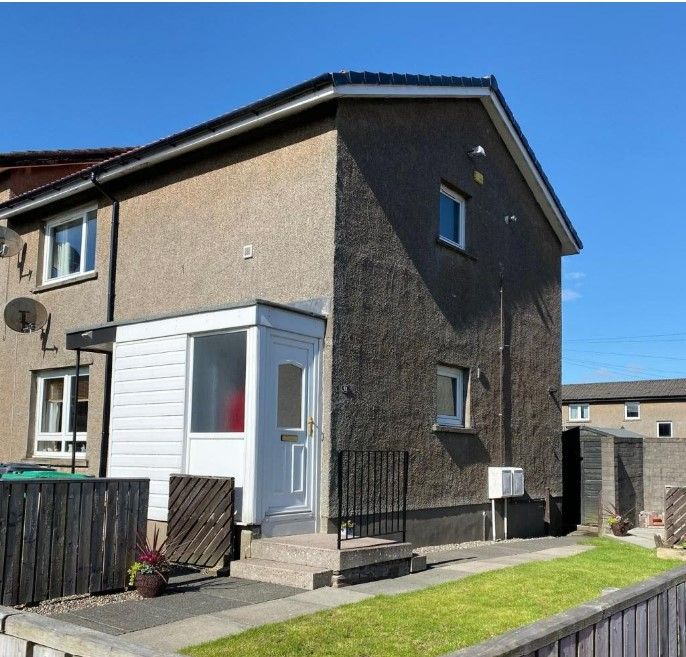 1 bed flat for sale in 52 Selkirk Avenue, Cowdenbeath KY4, £60,000