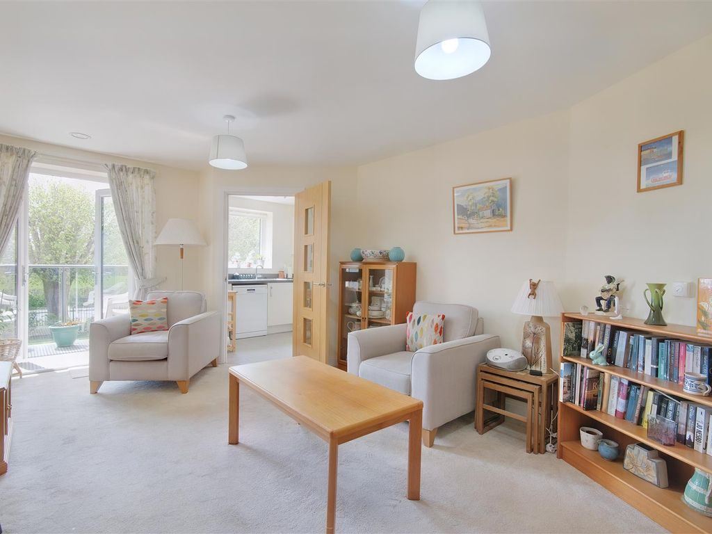 1 bed flat for sale in Lonsdale Park, Barleythorpe, Oakham, Rutland LE15, £210,000