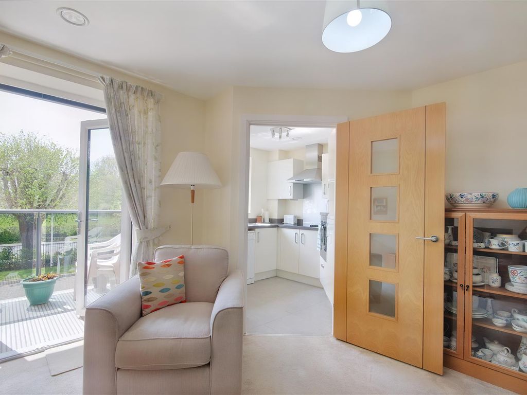 1 bed flat for sale in Lonsdale Park, Barleythorpe, Oakham, Rutland LE15, £210,000