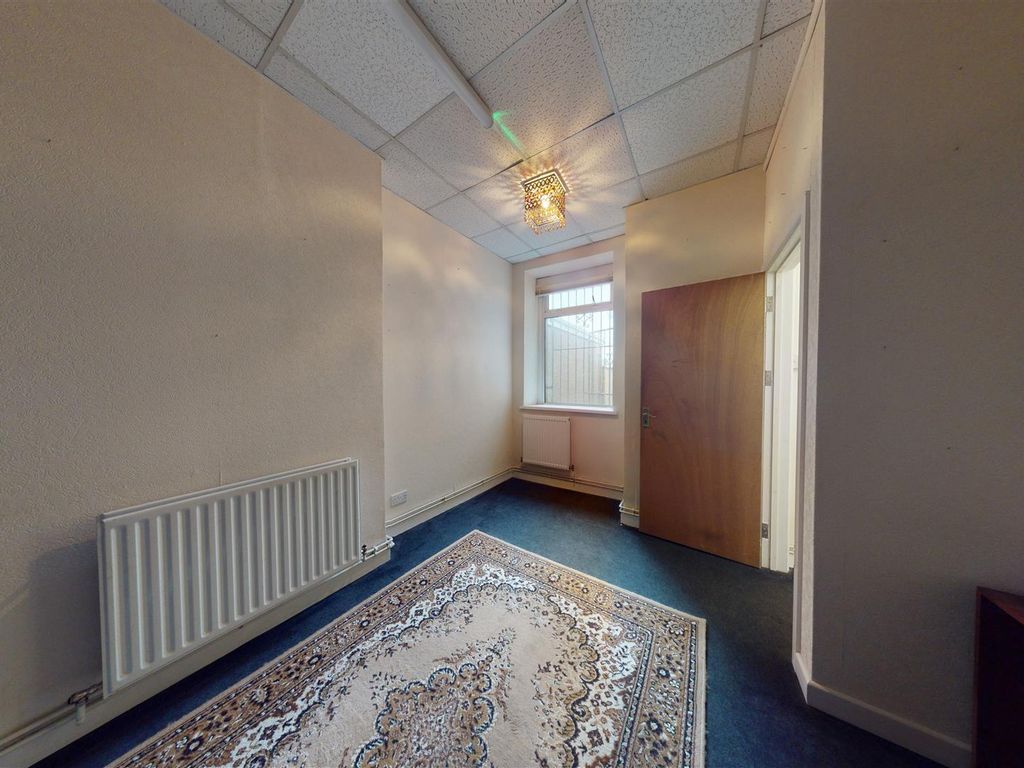 2 bed flat for sale in Bridgend Road, Aberkenfig, Bridgend CF32, £179,999