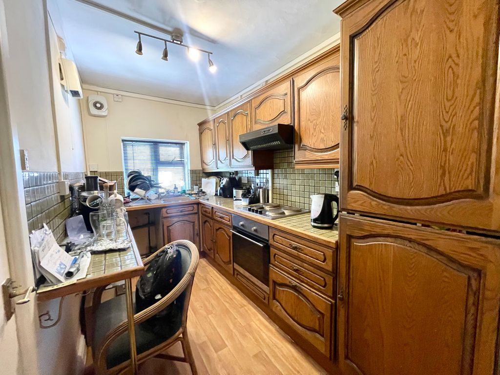 1 bed flat for sale in Walsall Street, Wednesbury WS10, £75,000