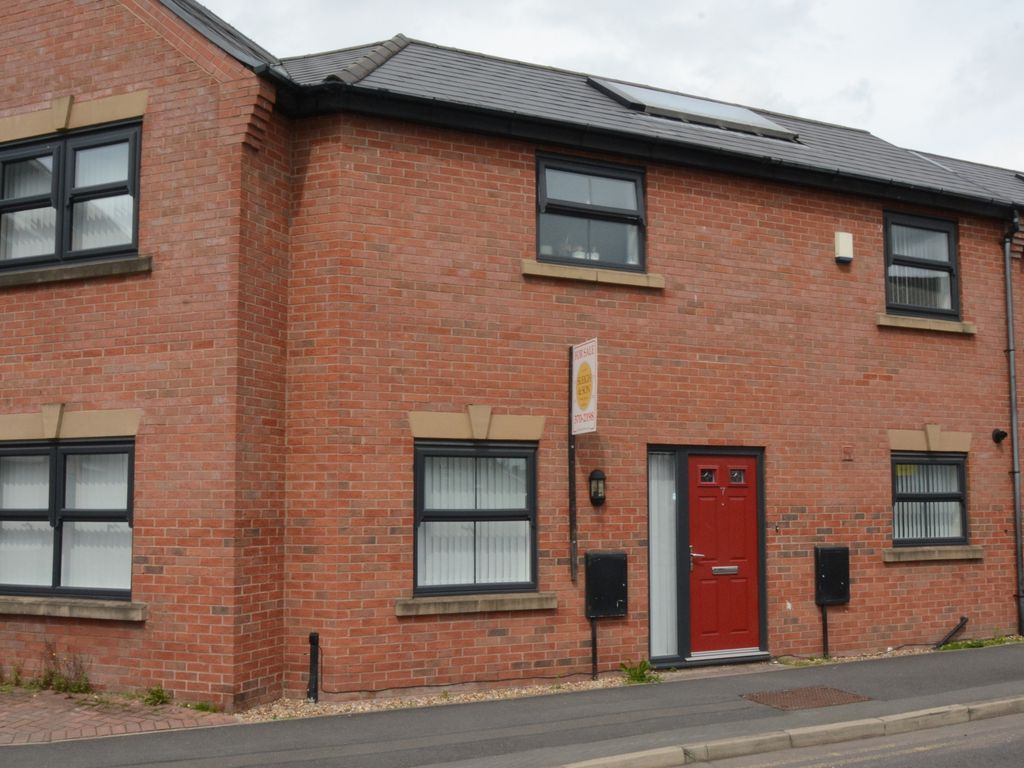 3 bed mews house for sale in Market Street, Droylsden M43, £220,000