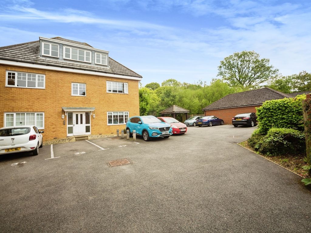 1 bed flat for sale in Roman Way, Boughton Monchelsea, Maidstone ME17, £150,000