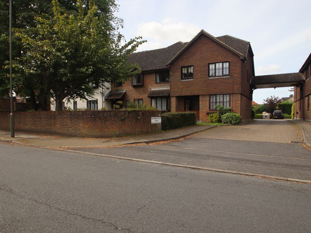 1 bed flat for sale in Magpie Hall Lane, Bromley BR2, £120,000