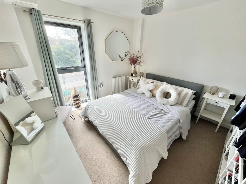 1 bed flat for sale in London Road, Dunstable LU6, £165,000