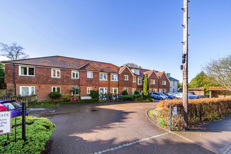 1 bed property for sale in Headley Road, Hindhead GU26, £160,000