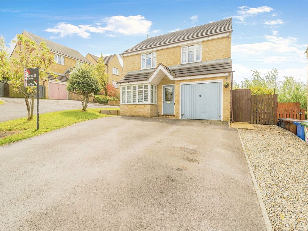 3 bed detached house for sale in Castercliff Bank, Colne BB8, £260,000