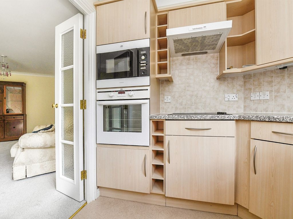 1 bed flat for sale in Spital Road, Maldon CM9, £210,000