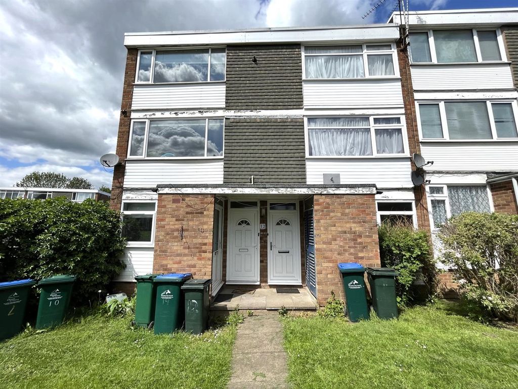 2 bed flat for sale in Crowmere Road, Coventry CV2, £115,000