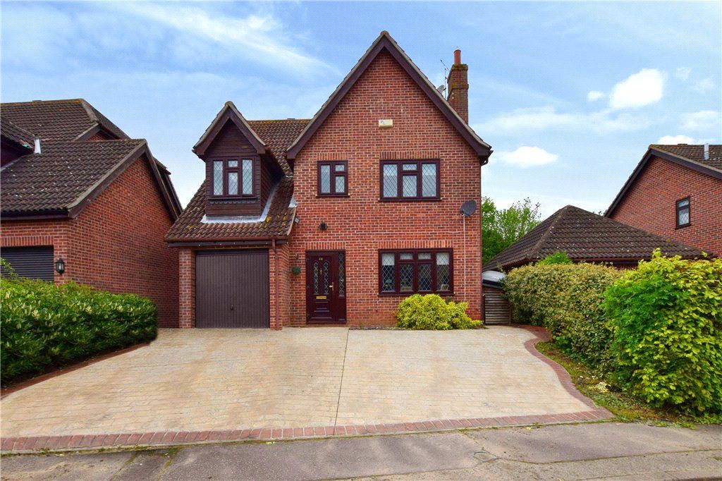 4 bed detached house for sale in Goldcrest Close, Colchester, Essex CO4, £217,500