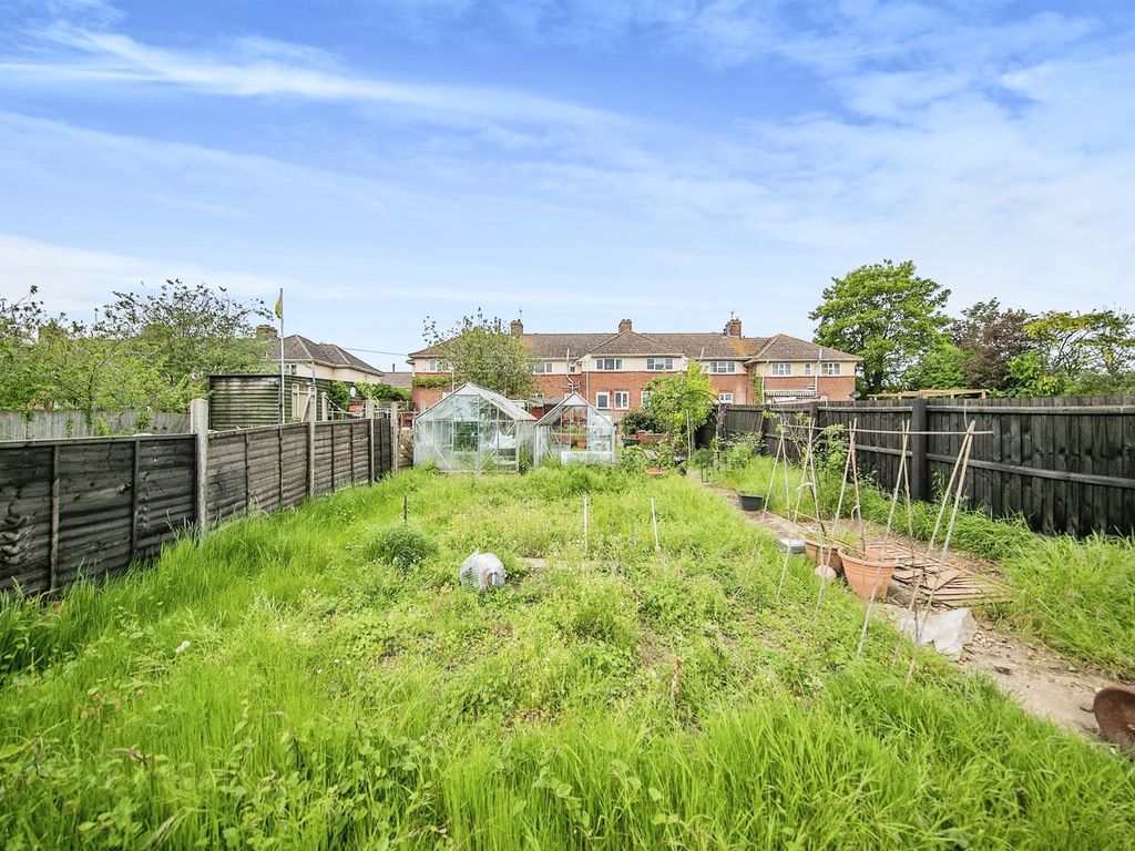 4 bed terraced house for sale in Jubilee Road, Sudbury CO10, £275,000