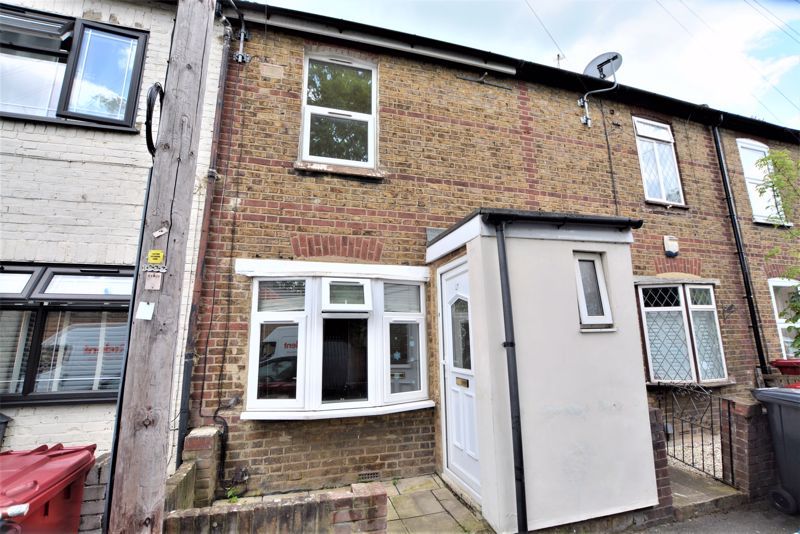 2 bed terraced house for sale in Victoria Road, Slough SL2, £325,000